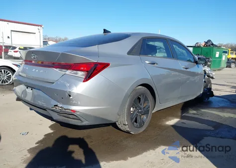 2021 Hyundai Elantra Sel z USA, uszkodzony, nr VIN 5NPLM4AG9MH021569